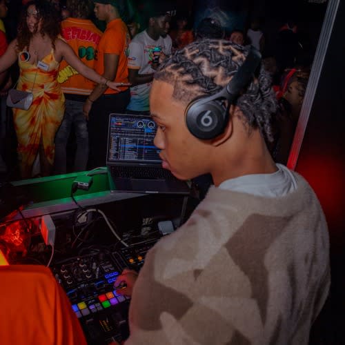 DJ WIZI