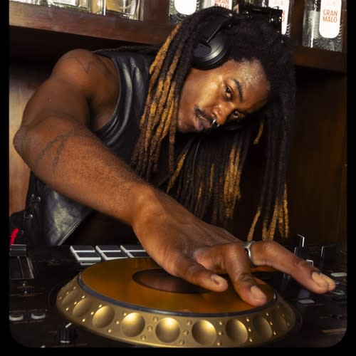 DJ Hotb0ii